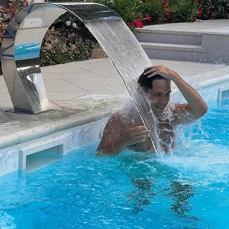 Corallo & מלון דירות 4*